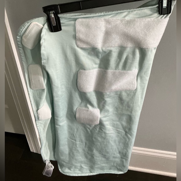 Ollie Swaddle Set in Mint - Picture 3 of 3